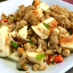 ผัดไข่เค็มหมูสับ