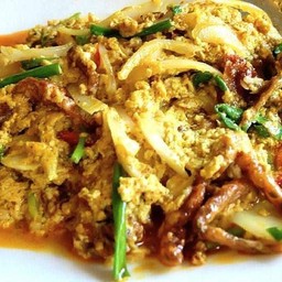 ปูนิ่มผัดผงกระหรี่