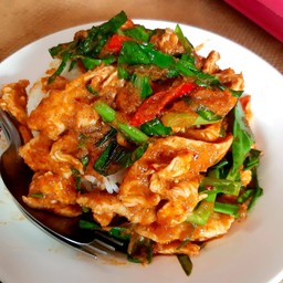 ข้าวพริกเเกงไก่นมสด