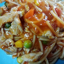 สปาเก็ตตี้ทูน่า  อิตาเลียนซอลแดง