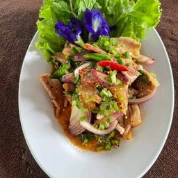 ยำคอหมูย่างแซ่บนัว