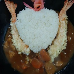 ข้าวแกงกะหรี่กุ้งเทมปุระ