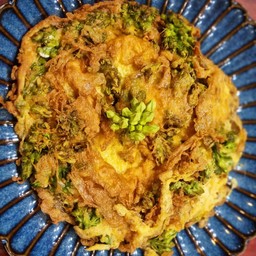 ไข่เจียวดอกขจร (กับข้าว)