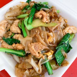 ผัดซีอิ๊วเส้นใหญ่