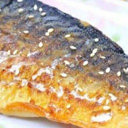 ปลาซาบะย่างเกลือ