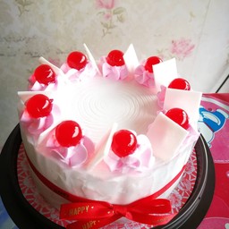 เค้กนมสดหน้าไวท์ช็อก