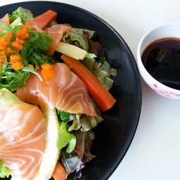 สลัดแซลมอนน้ำใส