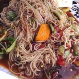 ตำซั่ว ใส่ขนมจีน