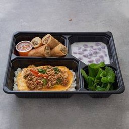 VIP ข้าวกะเพราไก่ไข่นุ่ม+ปอเปี๊ยะญวนทอด+บัวลอยเผือก