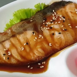 แซลมอนย่างซีอิ้ว