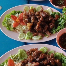 หมูทอดกระเทียม