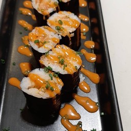 แซลมอนไปร์ซี่ มากิ ครึ่งที่