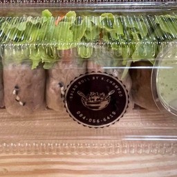 สลัดโรลทูน่า