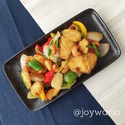 ปลาผัดเม็ดมะม่วงหิมพานต์ (กับข้าว)