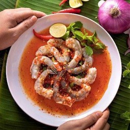 ยำกุ้งสด