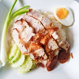 ข้าวหมูกรอบ