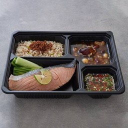 VIP ชุดข้าวผัดคีนัว-แซลมอนนึ่งมะนาว + เต้าทึงร้อน