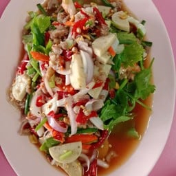 นายแว่น อาหารตามสั่ง