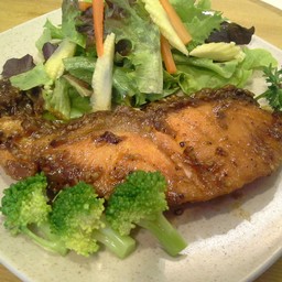 แซลมอนพริกไทยดำ