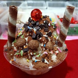 Ice I Am น้ำแข็งไส&ของทอด (DIY Shaved Ice Bakery&Fried Food) ดินแดง