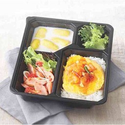 VIP ชุดข้าวกุ้งผัดพริกขี้หนูไข่นุ่ม + ยำไส้กรอกแฟรงเฟอร์เตอร์ + กล้วยไข่บวชชี