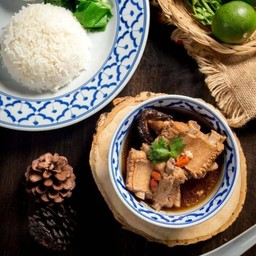 ข้าวซี่โครงหมูตุ๋น