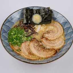 ราเมนหมูชาชูสไตล์ฮาคาตะ