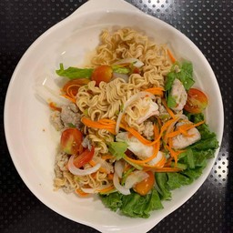 ยำมาม่ารวมหมู