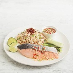 ข้าวผัดคีนัว-แซลมอนนึ่งมะนาว