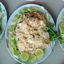 ข้าวผัดสำหรับครอบครัวทานได้3-5คน