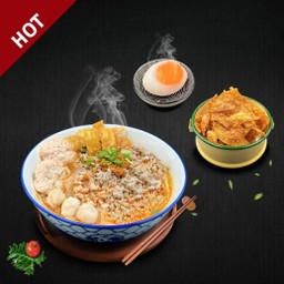 ก๋วยเตี๋ยวหมูรวม 1 ชาม + ไข่ + เกี๊ยวกรอบ