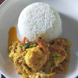 ผงกะหรี่ทะเลราดข้าว