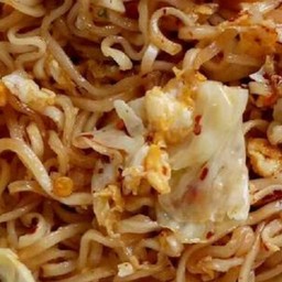 ผัดมาม่าหมู