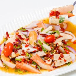 ยำ 3 แซ่บ(หมูยอ ไส้กรอก ปูอัด)