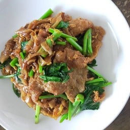 ผัดซีอิ๊วหมู