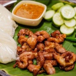 หมูปลาร้าป้าเดซี่ 🌼