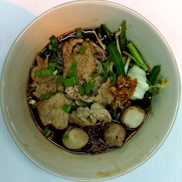 ก๋วยเตี๋ยวหมูโฮเด้งน้ำตก น้ำใส