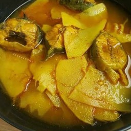 แกงส้มปลาดุกทะเลหน่อไม้ดอง