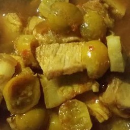 แกงส้มหมูสามชั้นมะอึก