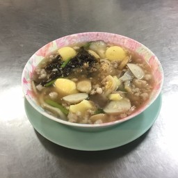 ต้มจืดหมูสับ (ใส่เต้าหู้กดเพิ่มที่ท๊อปปิ้ง)