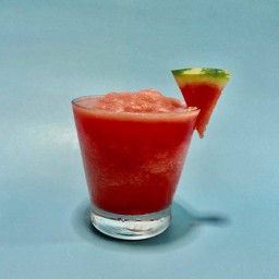 แม่รัตน์กำลังปั่น รอแปป