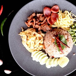 ข้าวคลุกกะปิ