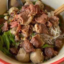 ก๋วยเตี๋ยวเนื้อแสงไทยพาณิช