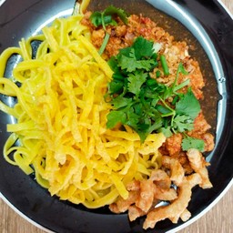 ข้าวซอยน้ำพริกอ่อง พิเศษ