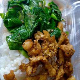 ข้าวคะน้าไก่ทอด