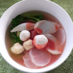 เย็นตาโฟลูกชิ้นปลา