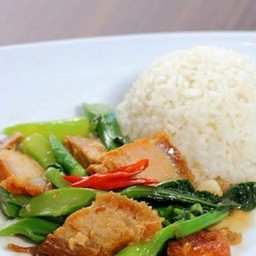 คะน้าหมูกรอบ