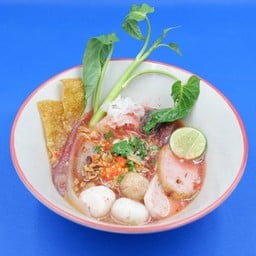 เฮียเคี้ยวก๋วยเตี๋ยวลูกชิ้นปลา ชลบุรี