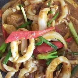 หมึกไข่เค็มราดข้าว