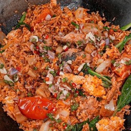 ข้าวผัดปลากระป๋อง